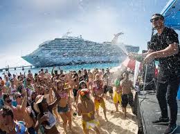 Ensuring Teen Safety: What Parents Should Tell Their Teens Before Spring Break Trips